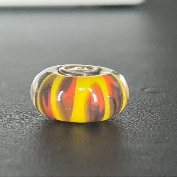 Trollbeads Retired Red Shadow Bead- 61310 - Picture 5 of 7